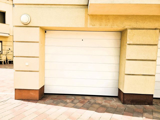 Eladó garázs, Kiskunhalason 16 M Ft / költözzbe.hu