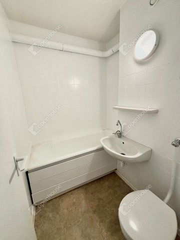 Eladó panellakás, Tatabányán 30.99 M Ft, 1 szobás