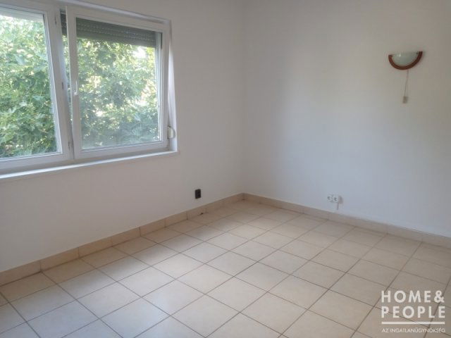 Eladó családi ház, Deszken 88 M Ft, 4 szobás