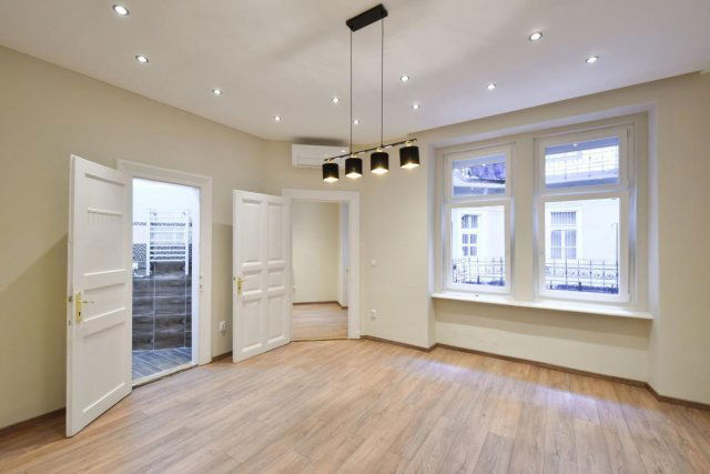 Eladó téglalakás, Budapesten, VIII. kerületben 62.5 M Ft