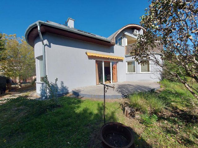 Eladó téglalakás, Gödön 119 M Ft, 3 szobás