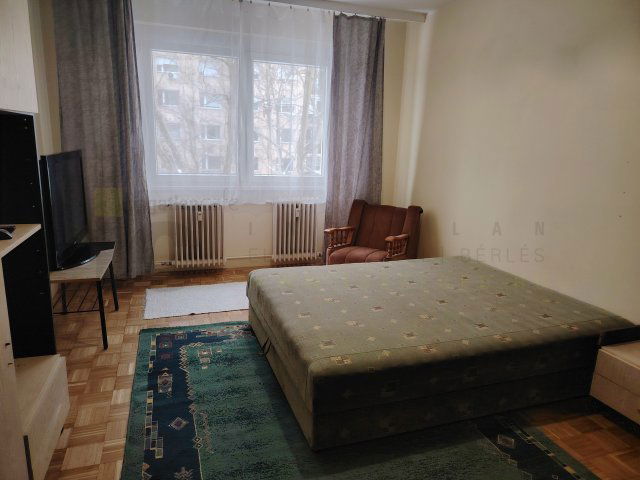 Kiadó panellakás, albérlet, Szegeden, Retek utcában, 1+1 szobás