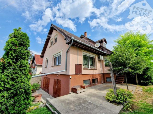 Eladó családi ház, Kiskunfélegyházán 64.999 M Ft, 5 szobás
