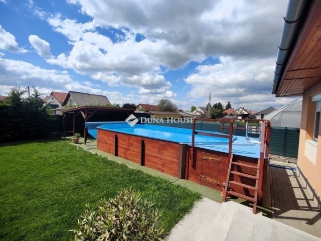 Eladó családi ház, Szigethalmon 124.9 M Ft, 4 szobás