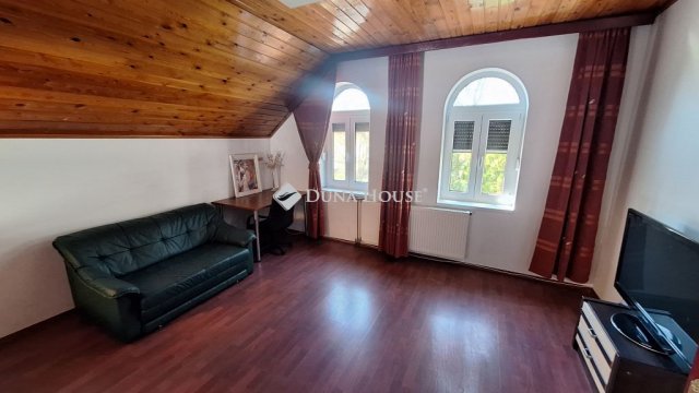 Eladó családi ház, Székesfehérvárott 169 M Ft, 8 szobás