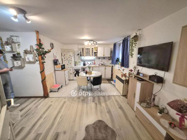 Eladó téglalakás, Tárnokon 45 M Ft, 1 szobás