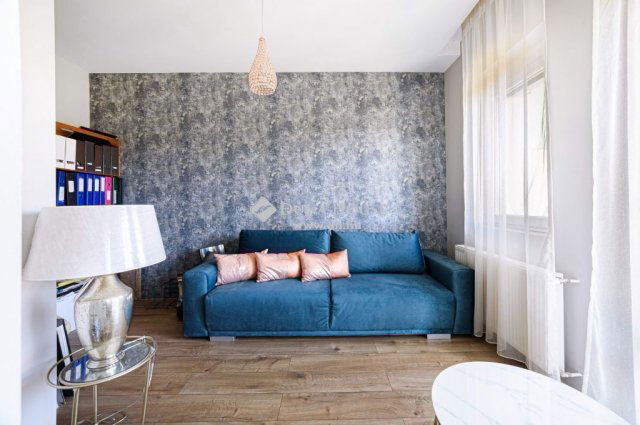 Eladó ikerház, Pécelen 349 M Ft, 11 szobás