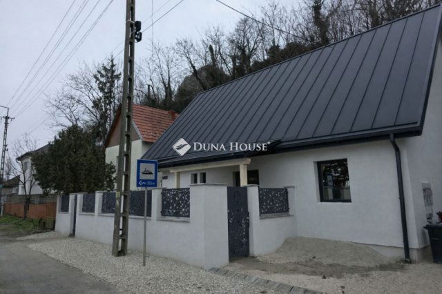 Eladó családi ház, Fonyódon 99 M Ft, 5 szobás