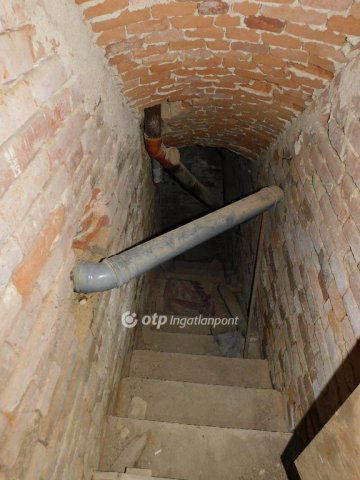 Eladó ipari ingatlan, Sásdon 500 M Ft / költözzbe.hu