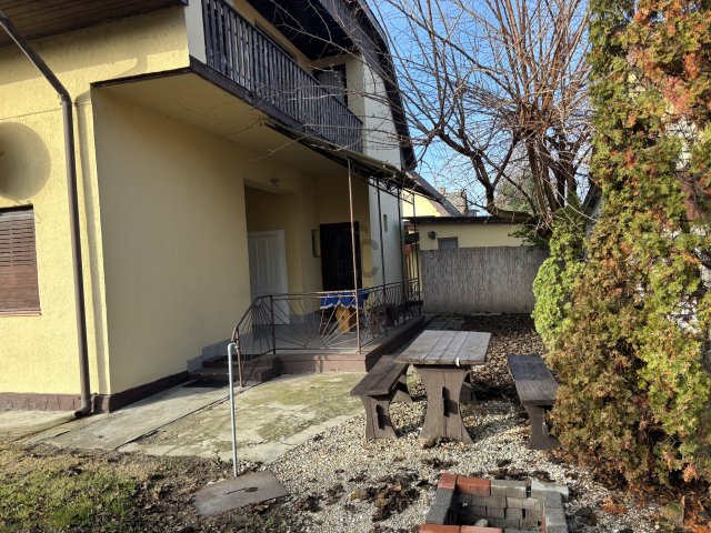 Eladó családi ház, Balatonlelleén 250 M Ft, 8 szobás