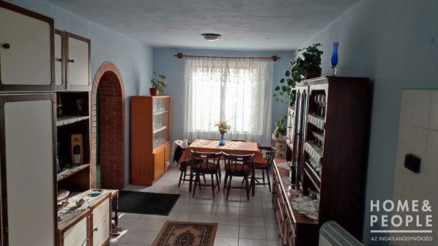 Eladó családi ház, Domaszéken 65 M Ft, 5 szobás