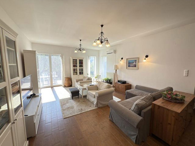 Eladó családi ház, Szentendrén 169.9 M Ft, 6 szobás