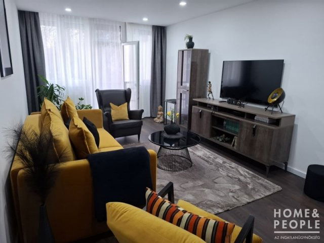 Eladó téglalakás, Szegeden 71.99 M Ft, 2 szobás