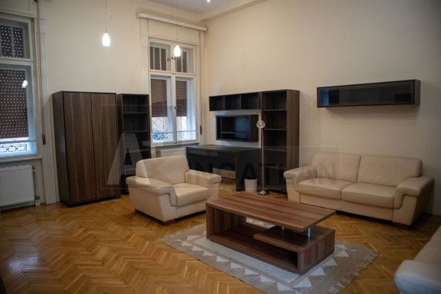 Kiadó téglalakás, albérlet, Szegeden 200 E Ft / hó, 2 szobás