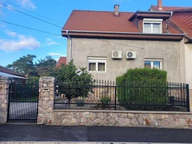 Eladó családi ház, Budapesten, XVIII. kerületben 121.9 M Ft