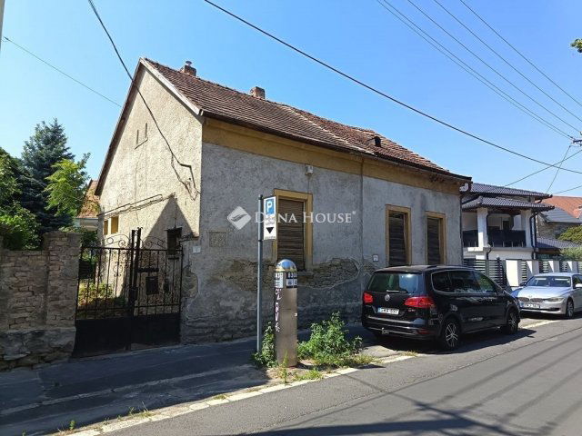 Eladó családi ház, Keszthelyen 33 M Ft, 2 szobás