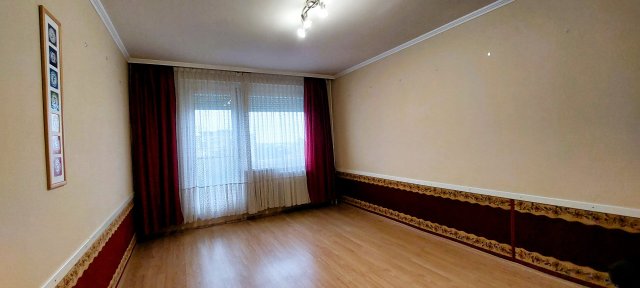 Eladó panellakás, Békéscsabán 30.5 M Ft, 2 szobás
