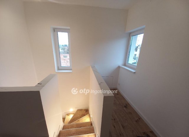 Eladó ikerház, Gödön 110 M Ft, 4 szobás / költözzbe.hu