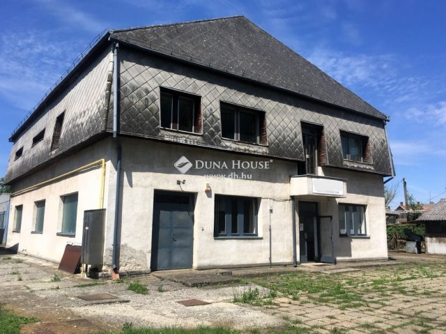 Eladó ipari ingatlan, Devecseren 70 M Ft / költözzbe.hu