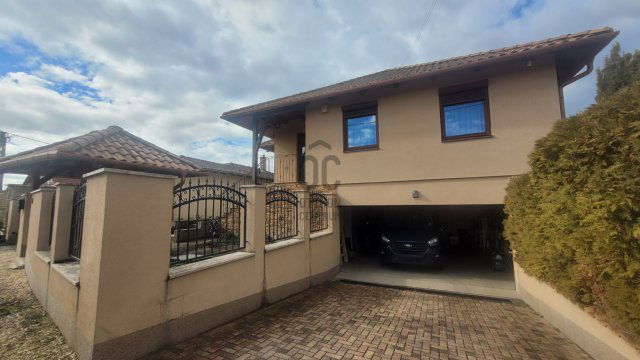 Eladó családi ház, Kecskéden 154.9 M Ft, 5 szobás