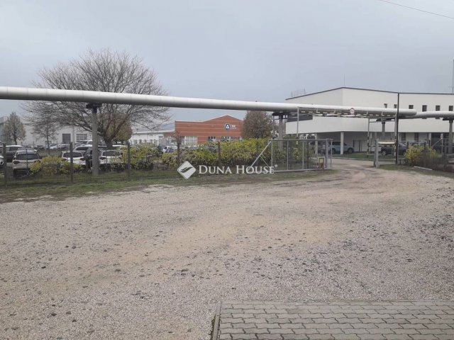 Eladó ipari ingatlan, Pakson 360 M Ft / költözzbe.hu