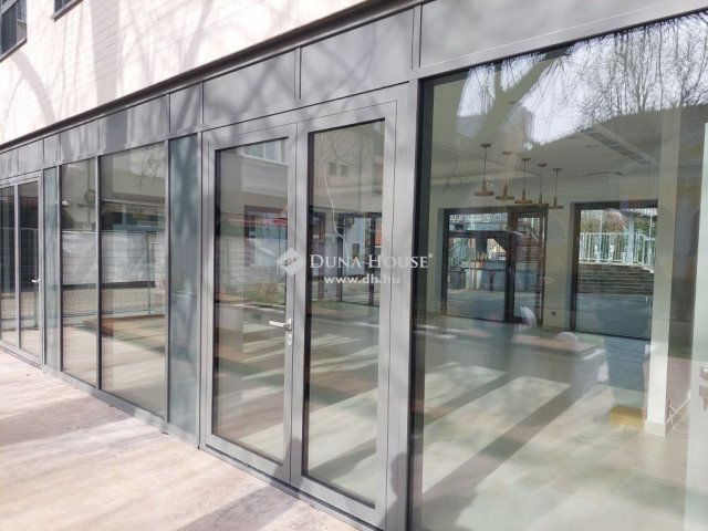 Eladó téglalakás, Siófokon 72.428 M Ft, 2 szobás