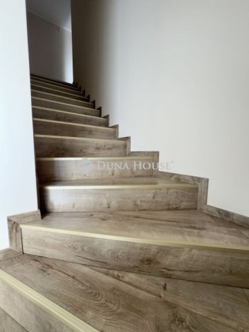 Eladó téglalakás, Budapesten, XVI. kerületben 175 M Ft, 4 szobás