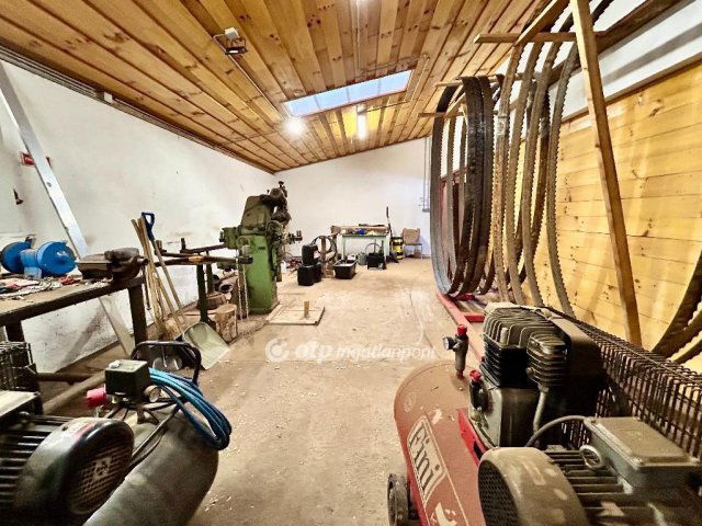 Eladó ipari ingatlan, Bázakerettyén 210 M Ft