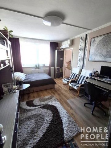 Eladó téglalakás, Szegeden 56.499 M Ft, 2+1 szobás