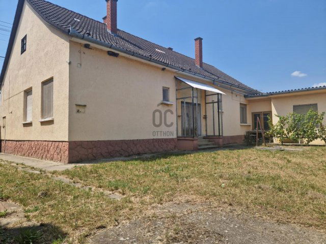 Eladó családi ház, Csurgón 24.9 M Ft, 4 szobás