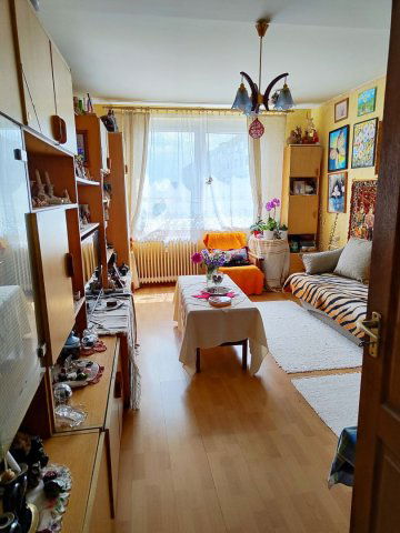 Eladó panellakás, Egerben 37.9 M Ft, 3 szobás