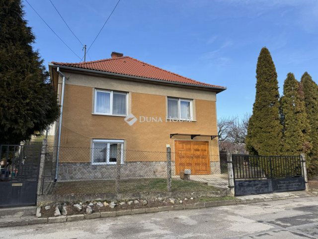 Eladó családi ház, Pécsett, Görgey Artúr utcában 69.9 M Ft