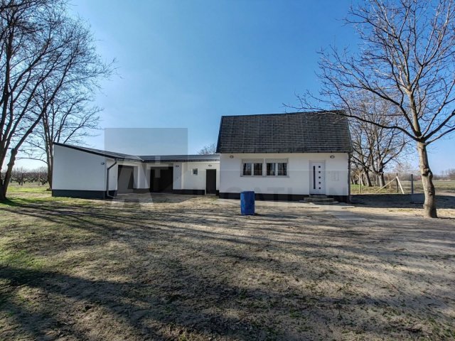 Eladó családi ház, Szatymazon 74.9 M Ft, 4 szobás