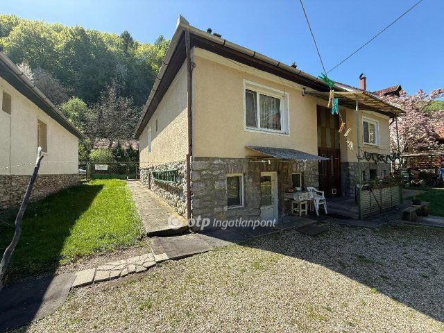 Eladó ikerház, Miskolcon 35 M Ft, 2 szobás / költözzbe.hu