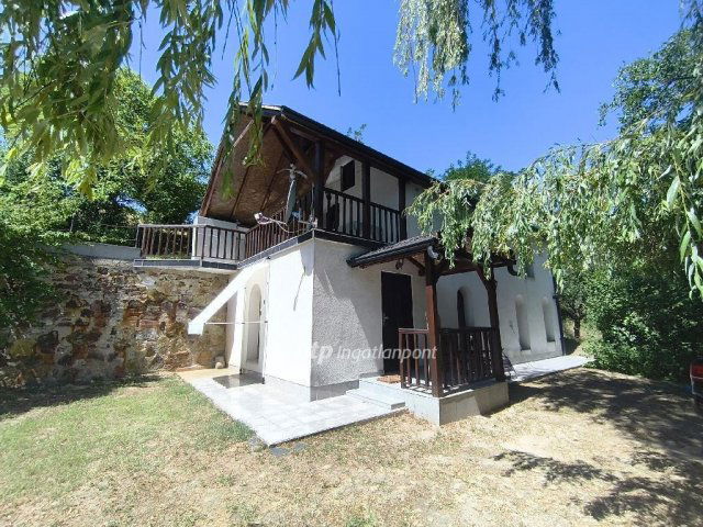 Eladó nyaraló, Lovasberényben 34.9 M Ft, 3 szobás