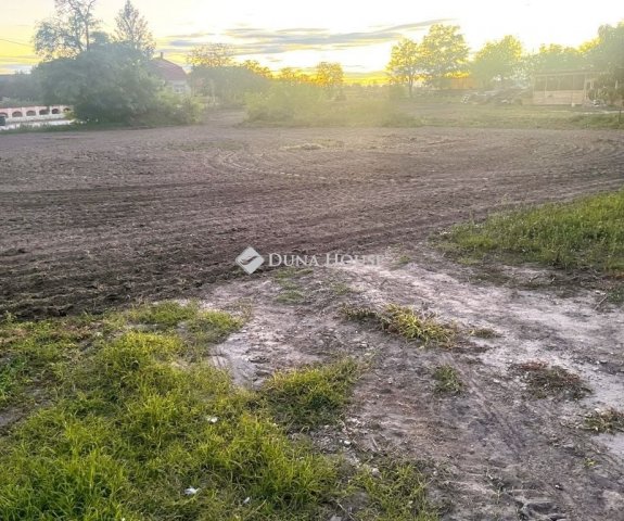 Eladó telek, Bugyin 60.5 M Ft / költözzbe.hu