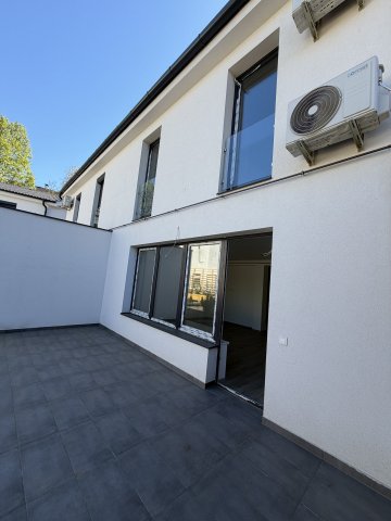 Eladó téglalakás, Nyíregyházán 99 M Ft, 4 szobás