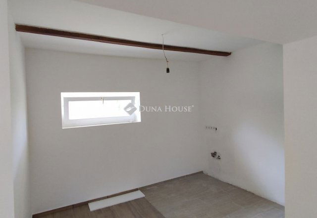 Eladó családi ház, Nagyradán 23.9 M Ft, 3 szobás
