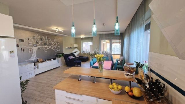 Eladó családi ház, Gyálon 157.5 M Ft, 5 szobás