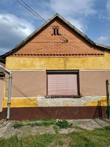 Eladó családi ház, Szabadszálláson 11.8 M Ft, 1+2 szobás