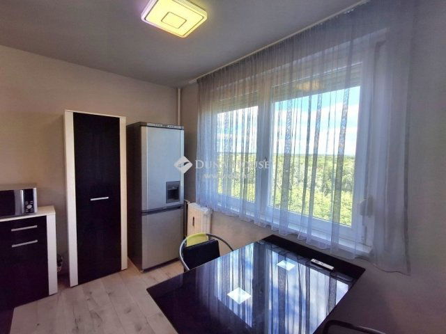 Eladó panellakás, Debrecenben 38.9 M Ft, 2 szobás