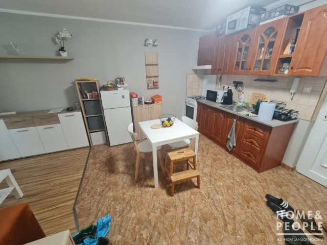 Eladó téglalakás, Szegeden 39.999 M Ft, 2 szobás