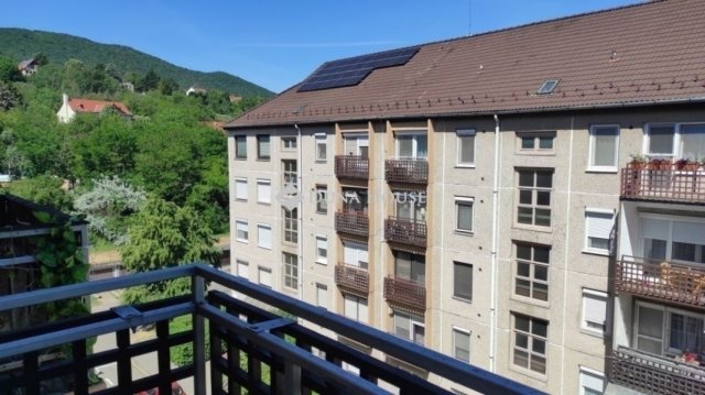 Eladó panellakás, Budapesten, III. kerületben 100 M Ft, 3 szobás