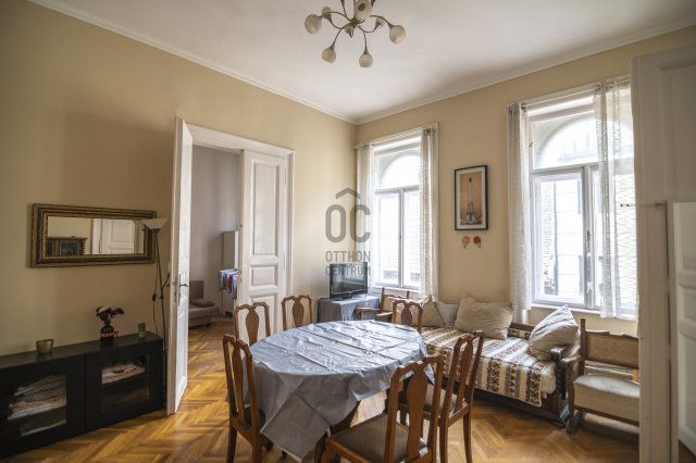 Eladó téglalakás, VIII. kerületben, Népszínház utcában