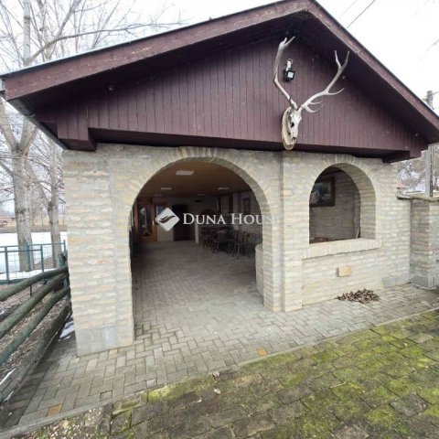 Eladó családi ház, Császártöltésen 187 M Ft, 4 szobás