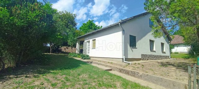 Eladó családi ház, Bezeréden 29.9 M Ft, 3+1 szobás