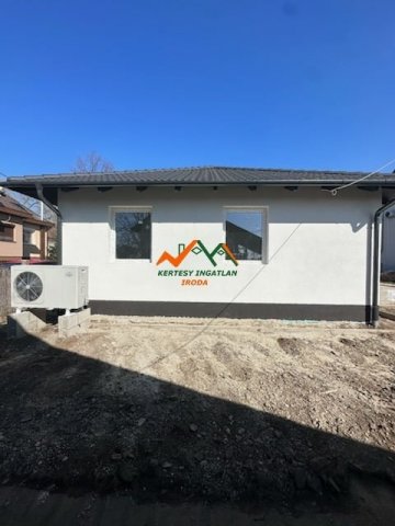 Eladó családi ház, Szigetszentmiklóson 120 M Ft, 5 szobás