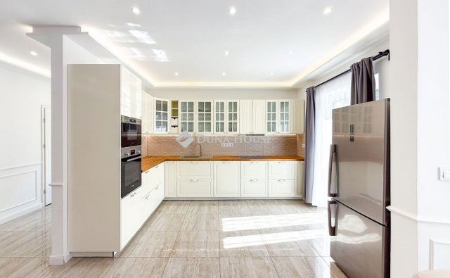 Eladó családi ház, Miskolcon 190 M Ft, 5 szobás