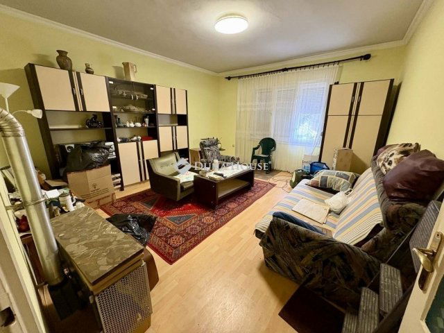 Eladó téglalakás, Nagykanizsán 33 M Ft, 3 szobás