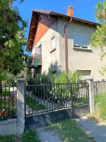 Eladó téglalakás, Győrött 65 M Ft, 3 szobás